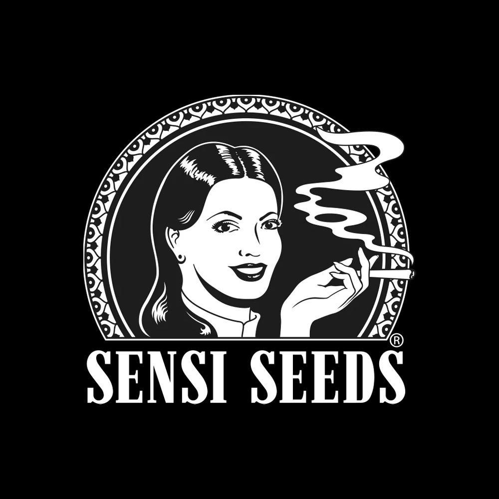 Das Logo der Marke Sensi Seeds. Eine Fraue hat einen rauchenden Joints in der Hand und lächelt. Das Logo ist schwarz weiß
